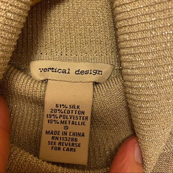 Vertical Design Gold Sparkle Silk blend Sleeveless Top - Picture 2 of 4